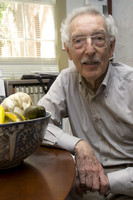 Selenium-deficiency-may-increase-risk-of-chronic-disease-Study_dnm_headline_Bruce Ames.jpg